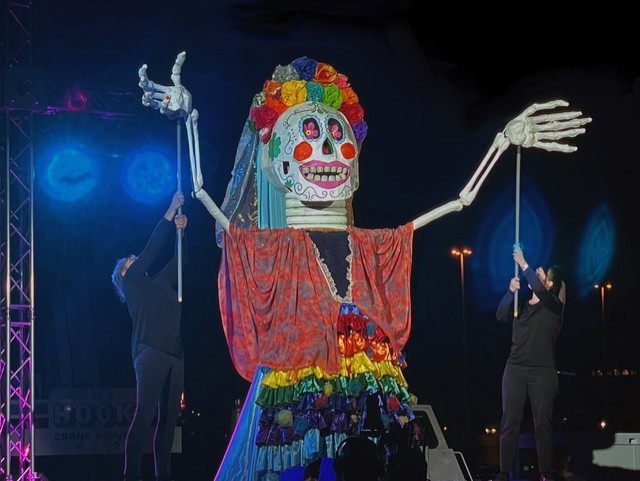 Lisa Sturz - Giant La Calavera Catrina puppet used in parades and various productions in Tucson, Arizona